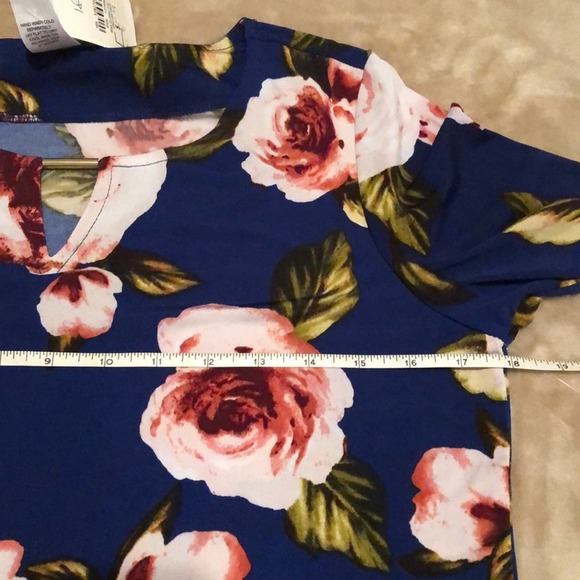 IMAN Global Chic Blue and Pink Floral Tunic Top - Picture 10 of 12